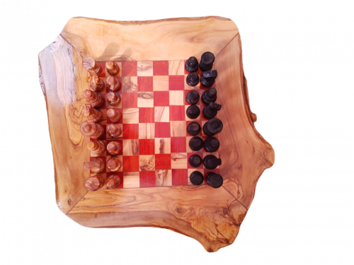 Houten schaakbord op pootjes